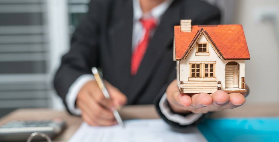 Photo: Company And Capital