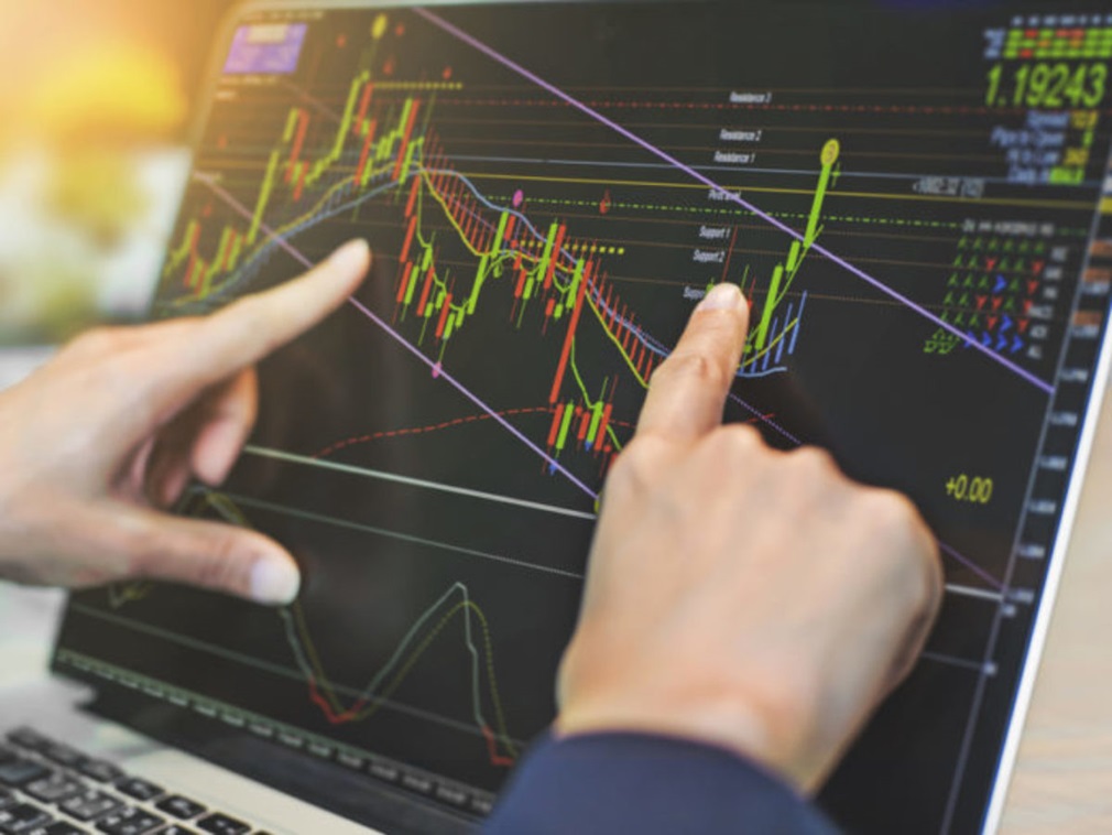 Photo: Company And Capital