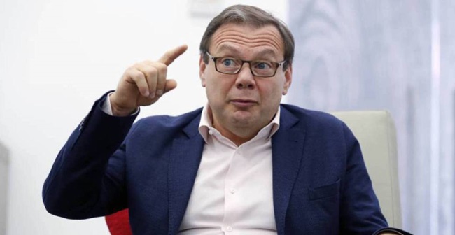 Friedman en la sede LetterOne en Luxemburgo