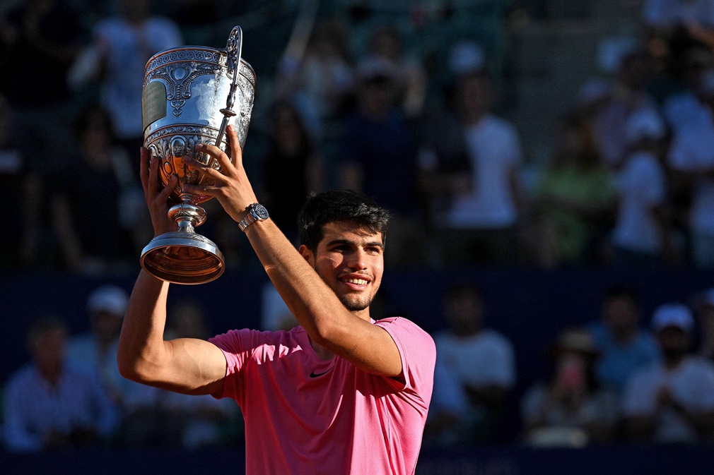 Carlos Alcaraz celebra un punto durante su victoria en octavos de final del Argentina Open 2022, el 11 de febrero en Buenos Aires.