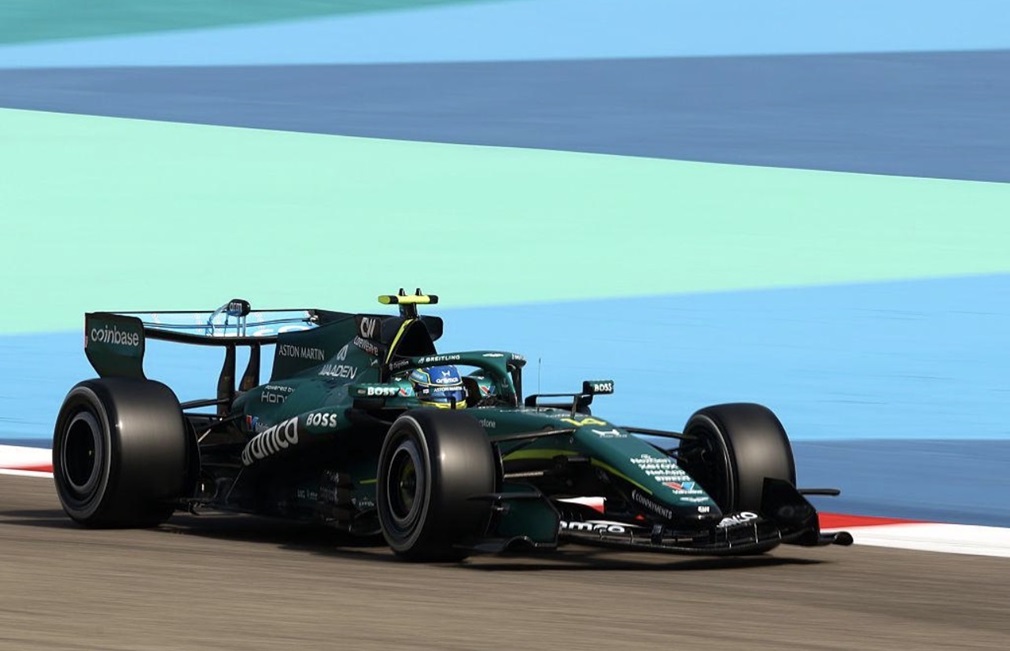 Fernando Alonso durante los test con Aston Martin